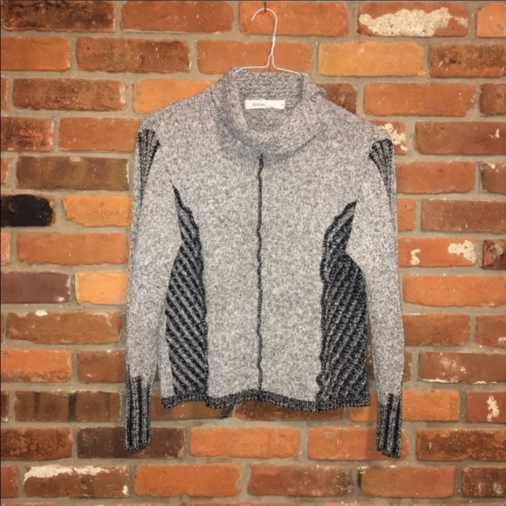 Skovhuus Grey Cropped Turtleneck Sweater Size L
